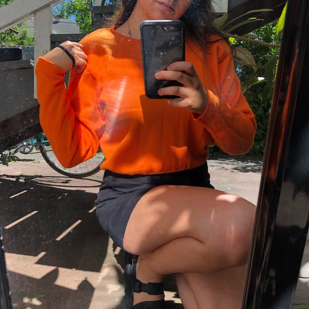 vintage orange sweater 🧡